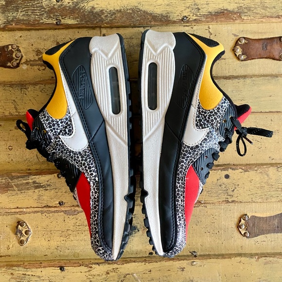 NIKE AIR MAX 90 SAFARI BLACK/PHANTOM-CHILE RED-POLLEN WMNS SIZE 9.5 M - Picture 6 of 13